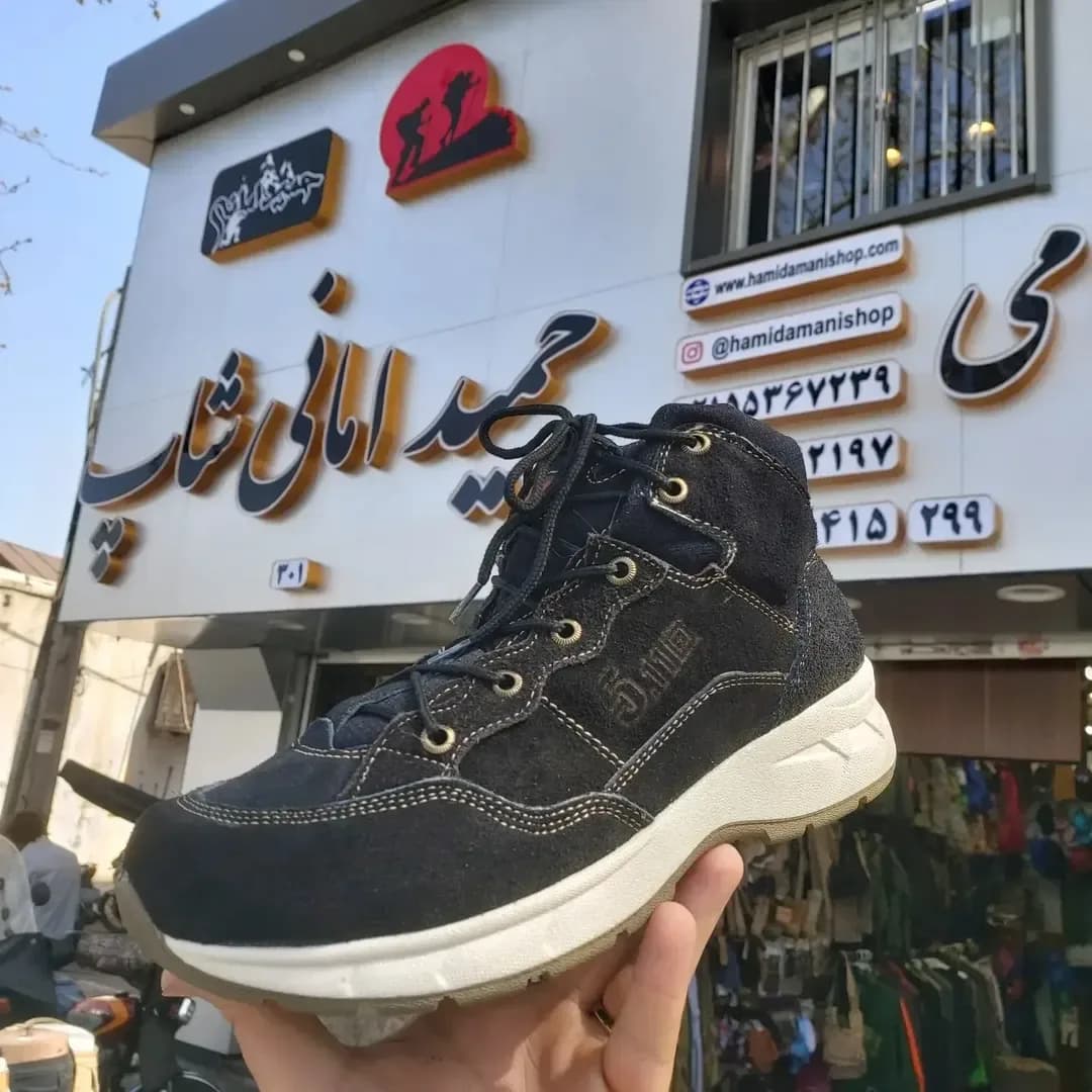 نیمپوت 5.11 کفی طبی — رنگ مشکی — نمای دردست — رویه نوبوک