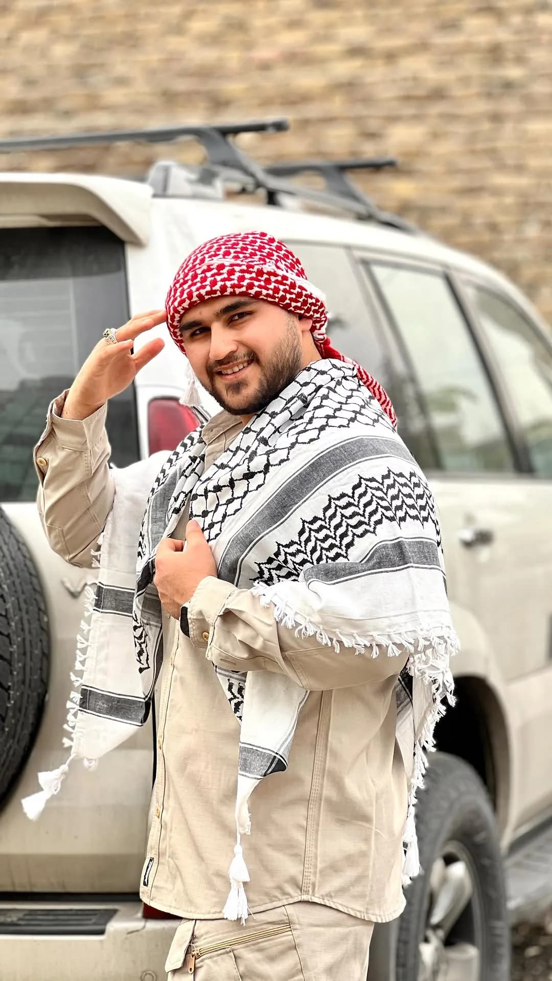 چفیه ۱۲۰ در ۱۲۰، رنگ قرمز، سفید و مشکی، جنس نخی، بزرگ، سنتی
