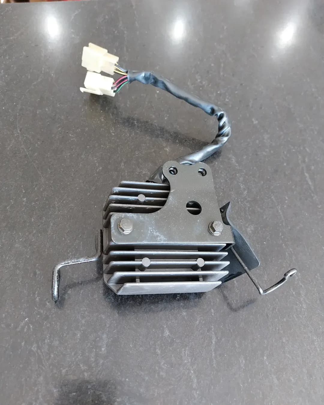 شارژر CB1300 کاربرات