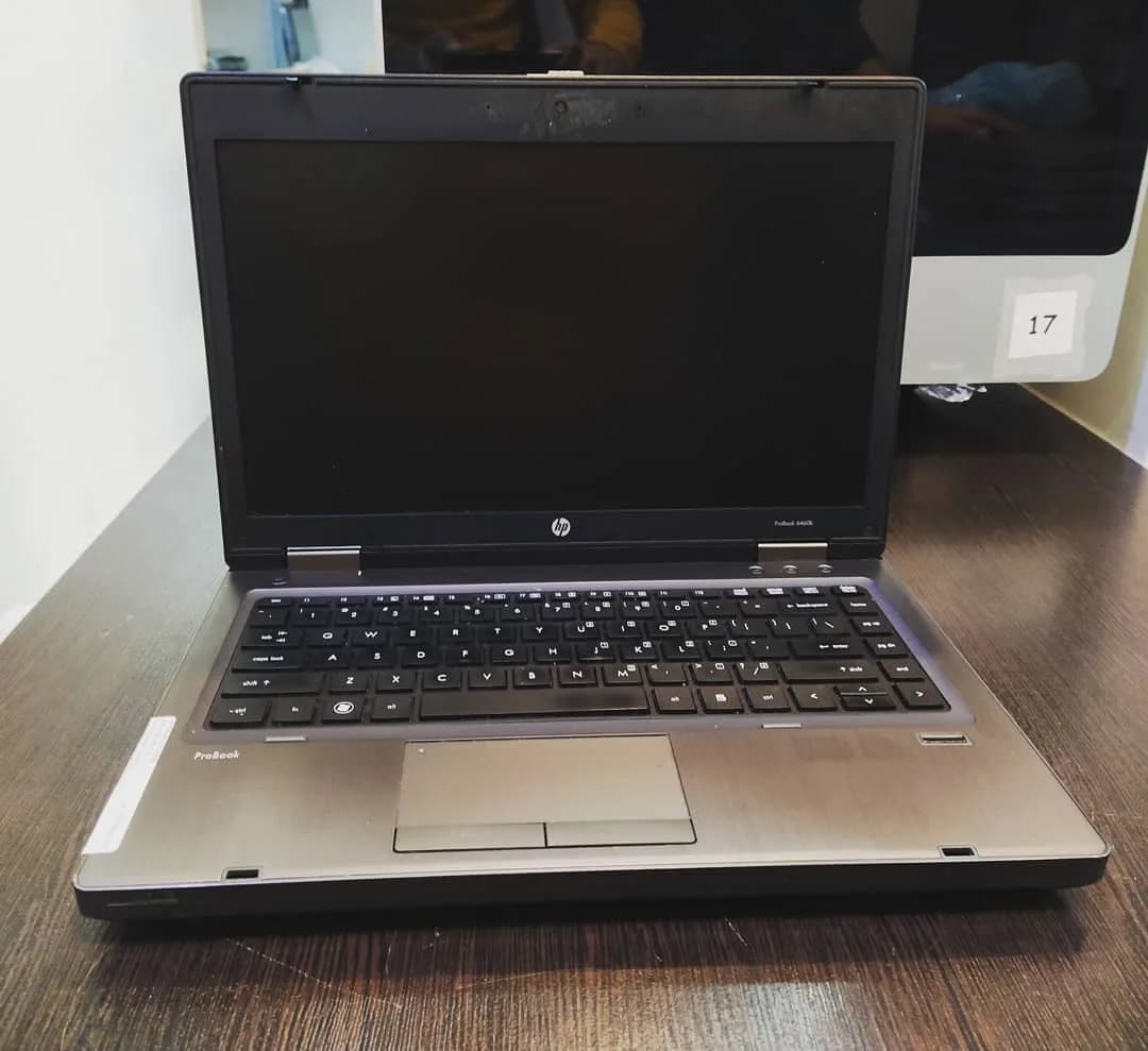 لپتاپ استوک اچ پی 6460b HP، رنگ نقرهای و مشکی