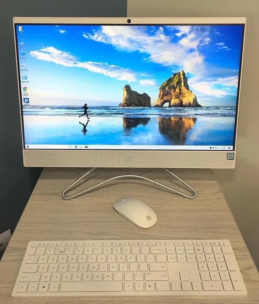 آل این وان HP ۲۴ اینچ اچ پی، رنگ سفید و نقره‌ای، جنس پلاستیک و فلز، صفحه نمایش بزرگ