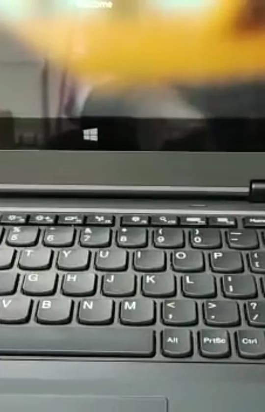 لپ تاپ تبلت شو لنوو Yoga 11E، رنگ خاکستری، جنس پلاستیک، کیبورد لپتاپ