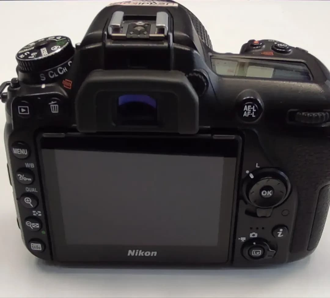 دوربین D7500 با لنز 18-140 VR کارکرده نیکون، رنگ مشکی، جنس فلز و پلاستیک، DSLR