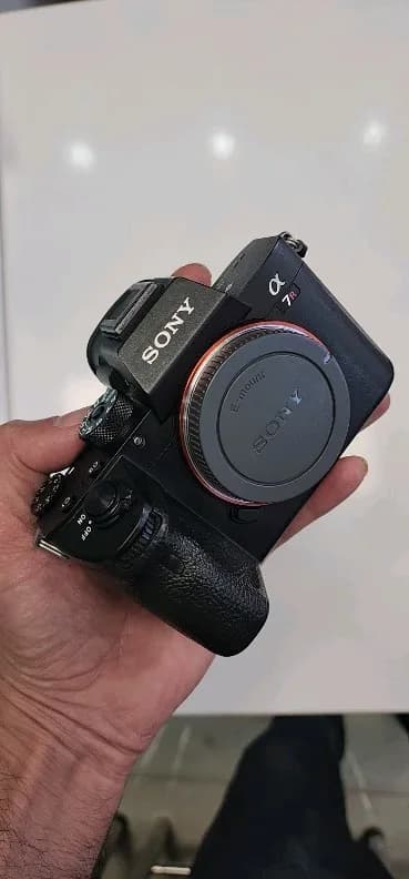 دوربین A7R III کارکرده، رنگ مشکی، جنس پلاستیک و فلز، دوربین بدون آینه