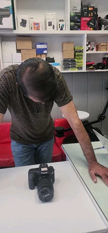 دوربین 90D کیت کارکرده، رنگ مشکی، جنس پلاستیک و فلز، دوربین DSLR