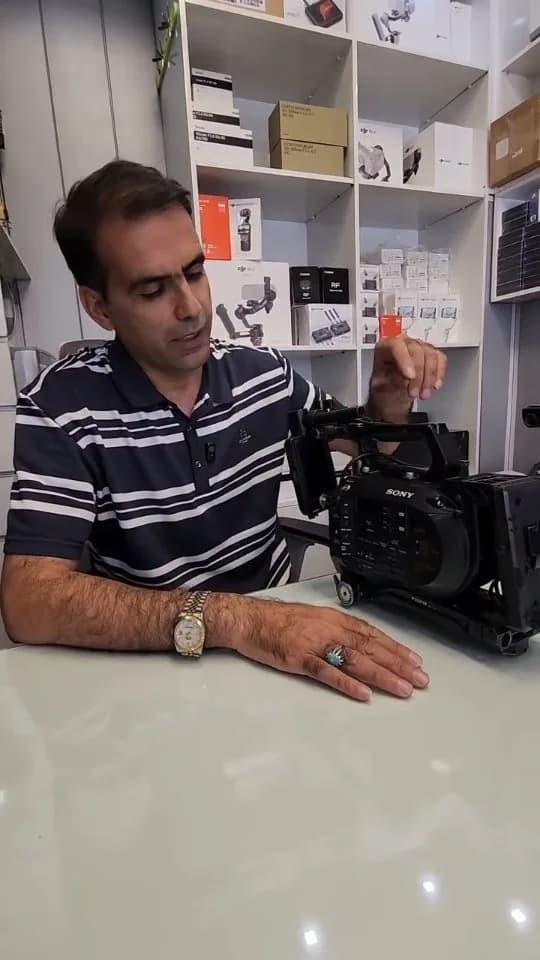 دوربین سینمایی PXW-FS7 سونی، رنگ مشکی، جنس پلاستیک و فلز، حرفهای با مانیتور
