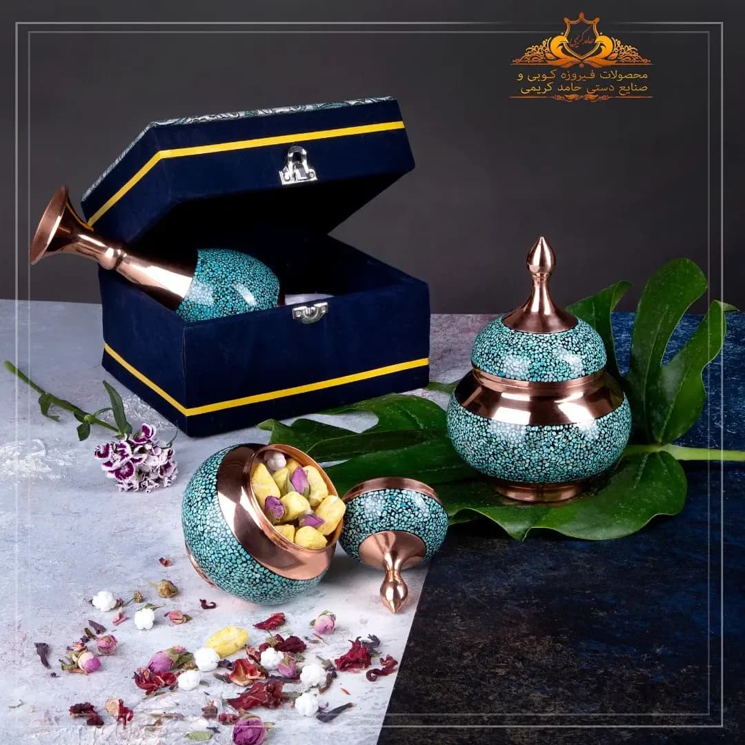 شکلات‌خوری فیروزه‌کوب