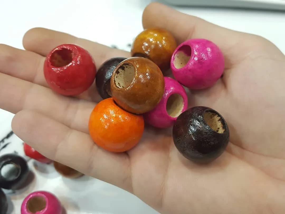 مهره چوبی رنگی درشت ۳۰ عددی — نمای رویتن — درشت