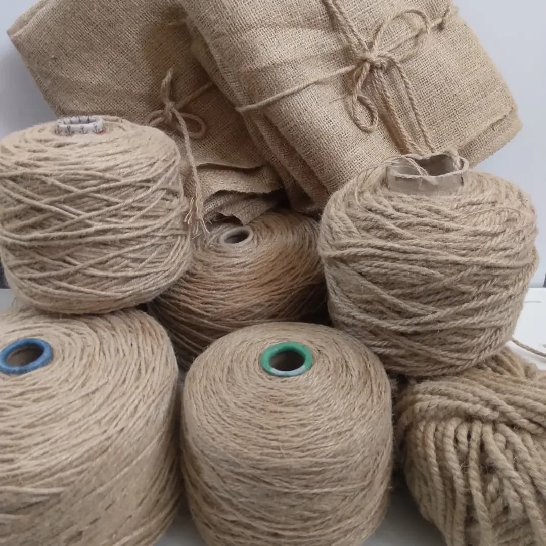 نخ کنفی — رنگ کرم — نمای دردست — دوکی