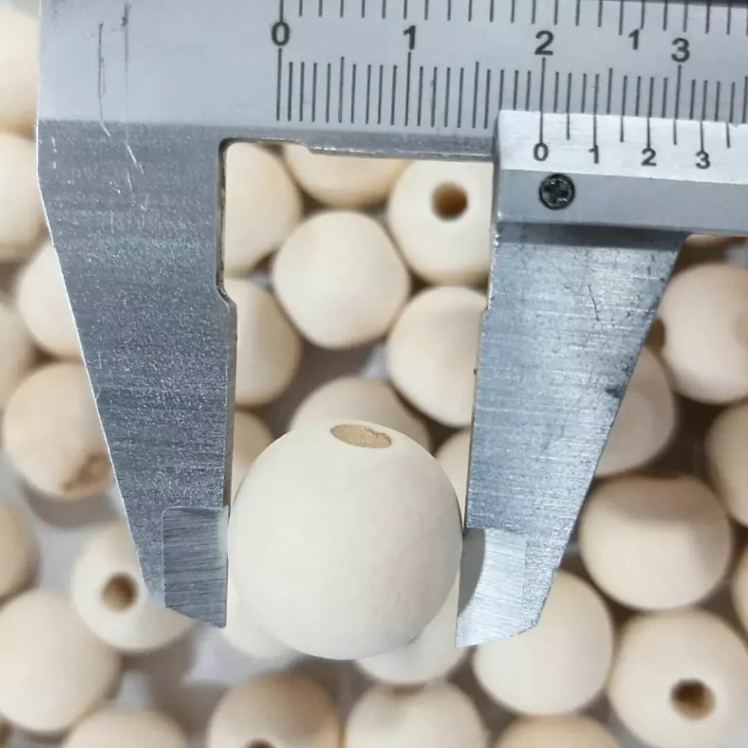 مهره چوبی ۱۸ میل — رنگ کرم — نمای دردست — ۱۸ میل