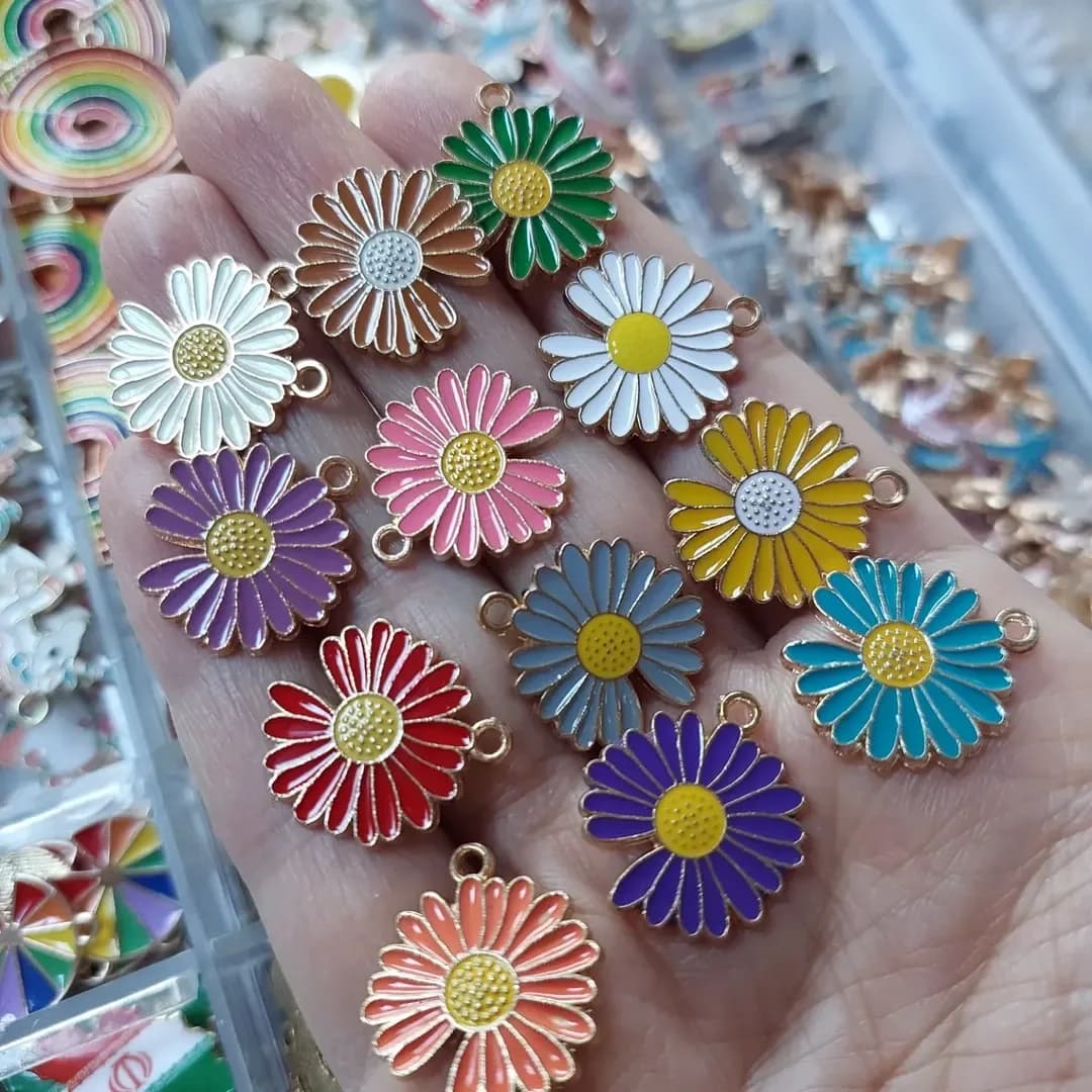 خرجکار گل بابونه پک ۱۲ عددی، رنگ رنگارنگ، جنس فلز، گلشکل، آویز