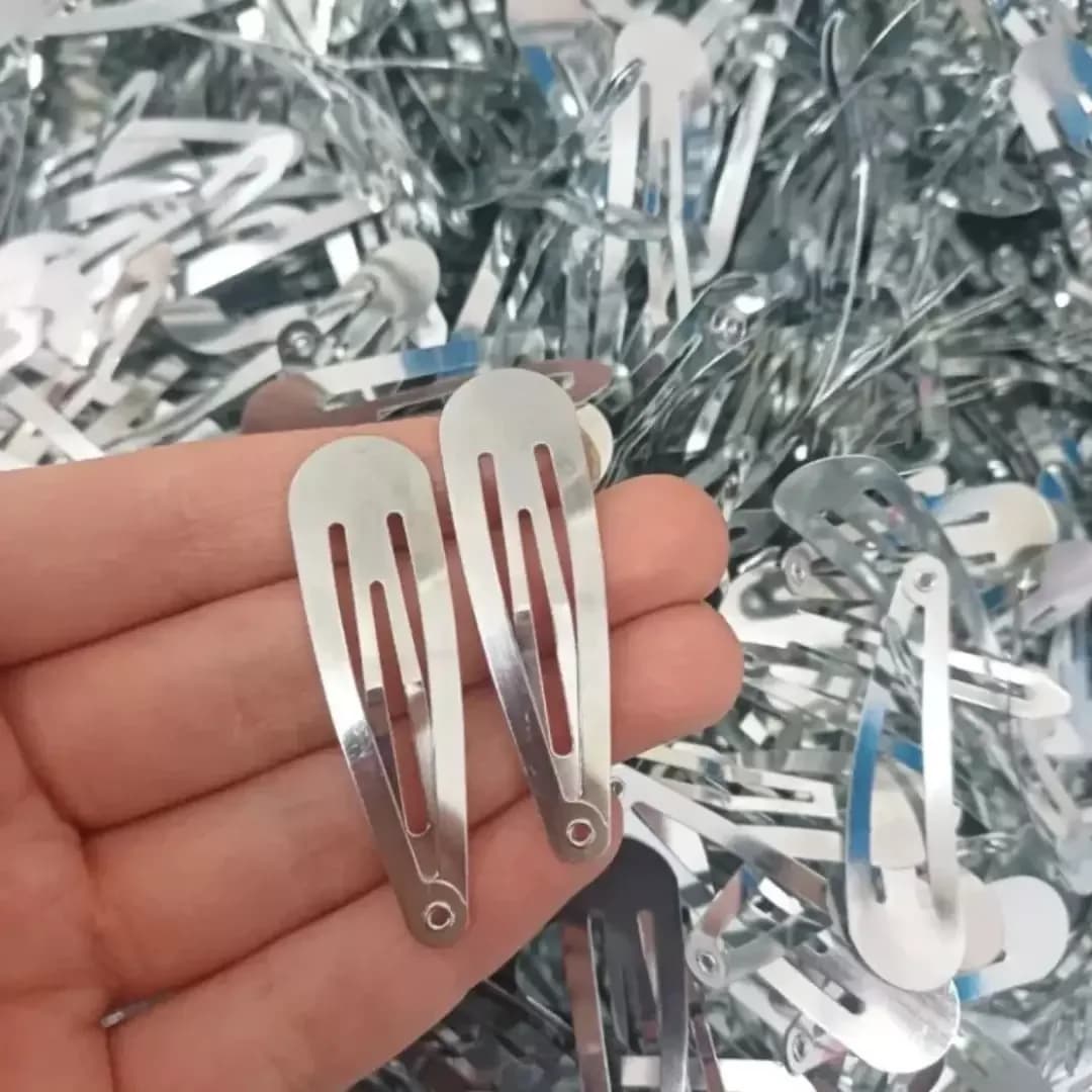 گیره سر فلزی — رنگ نقره‌ای — نمای در‌دست — ۳ سایز ۵ و ۶ و ۷ سانت