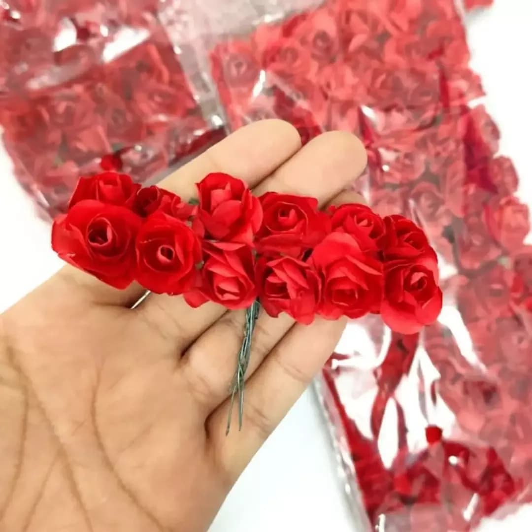 گل کاغذی گیفت — رنگ قرمز — نمای در‌دست — دو رنگ
