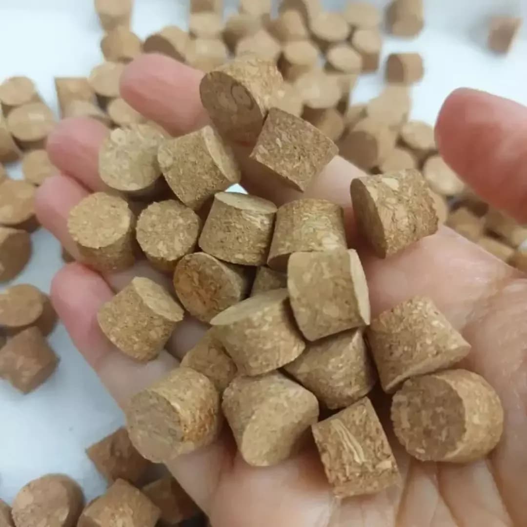 چوب‌پنبه‌ی مخروطی ویال، رنگ قهوه‌ای، استوانه‌ای، کوچک