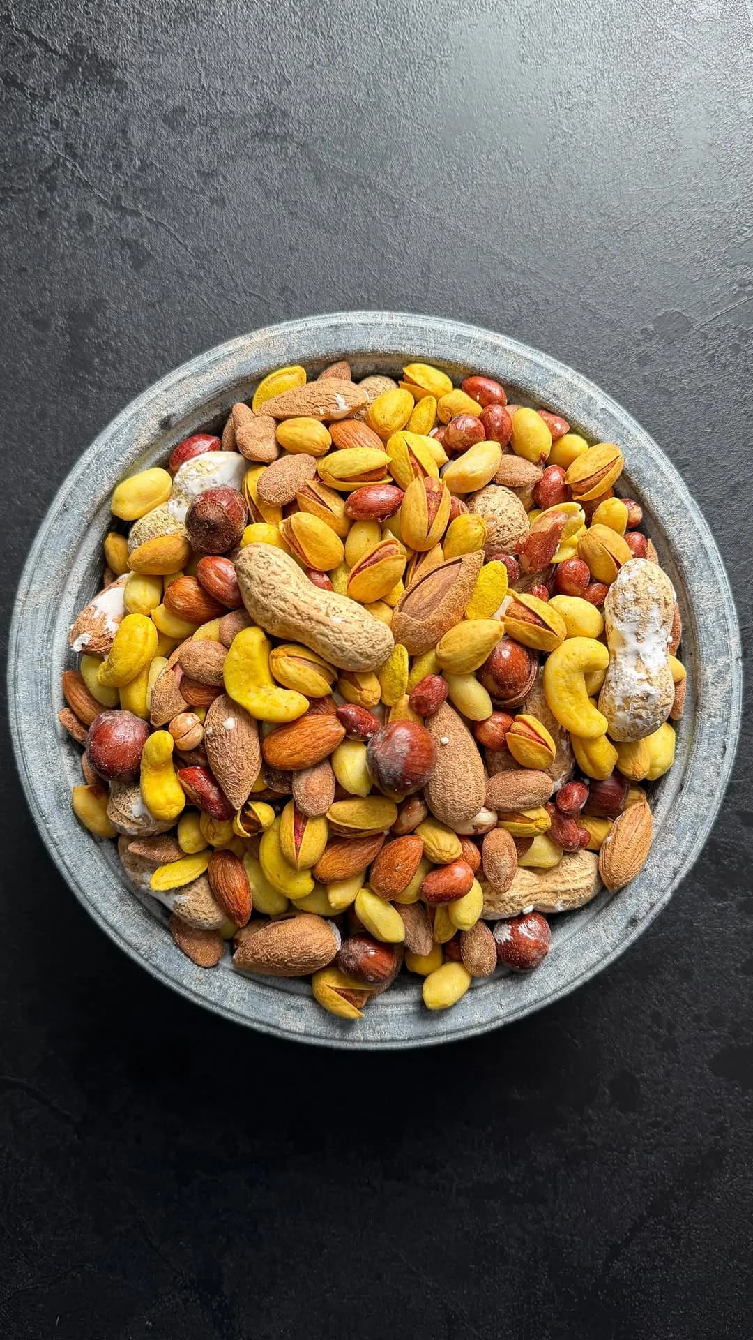 آجیل ممتاز، رنگ زرد، قهوه‌ای و کرم، مخلوط، دانه‌ای