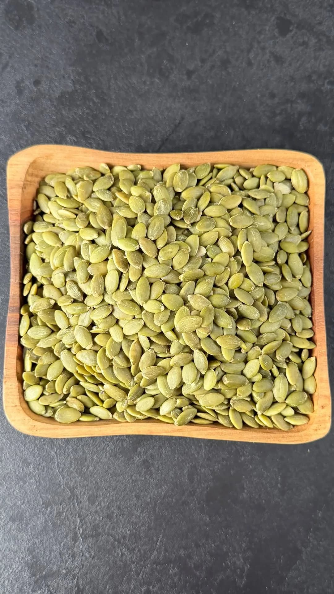مغز تخمه کدو تازه، رنگ سبز، دانه