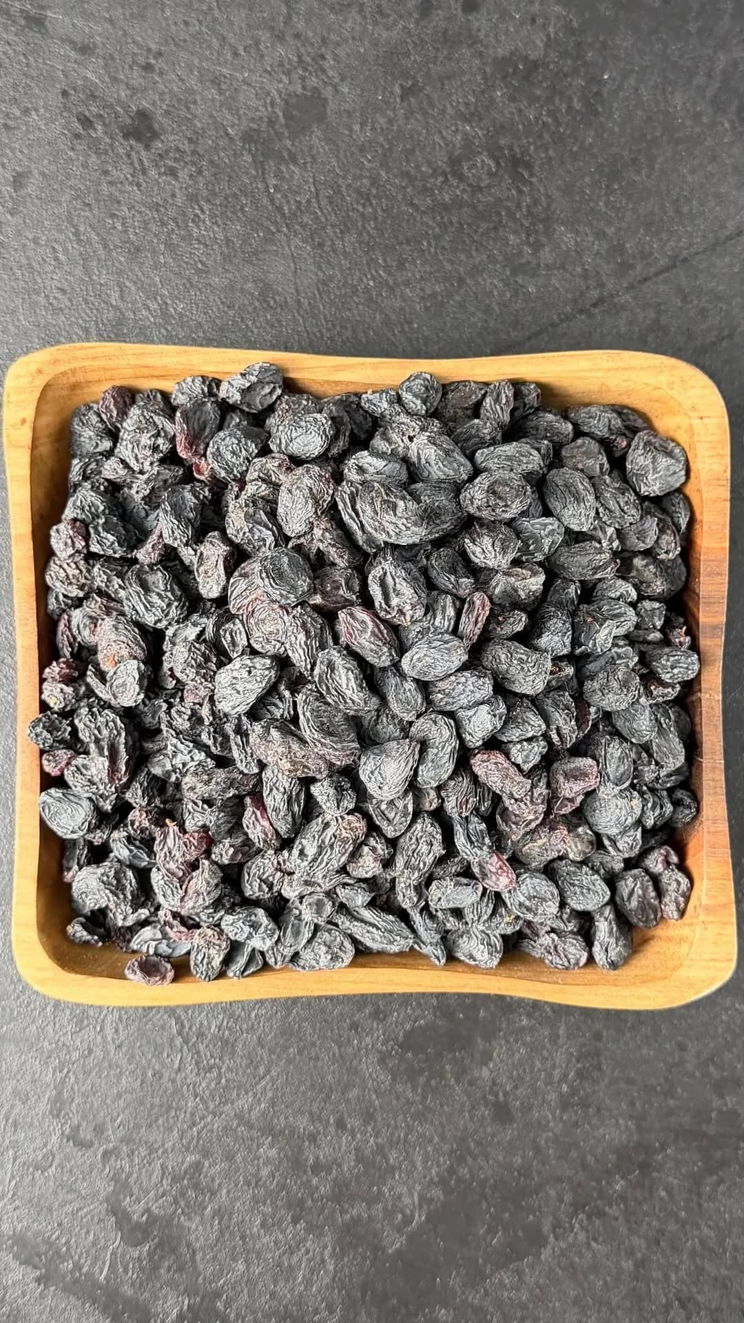 مویز سیاه بدون هسته درجه یک