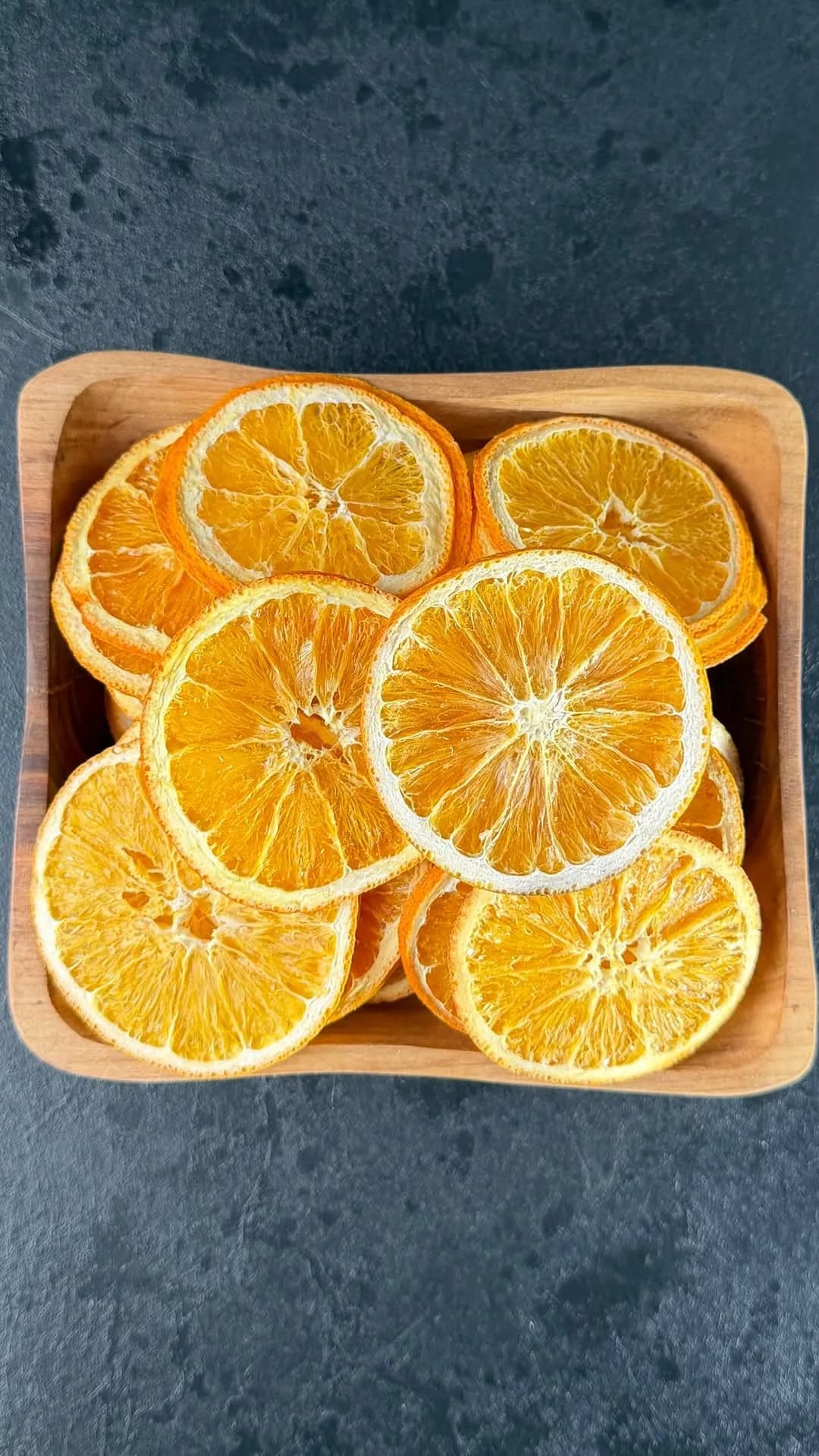اسلایس پرتقال خشک، رنگ نارنجی و زرد، ورقه‌ای، گرد