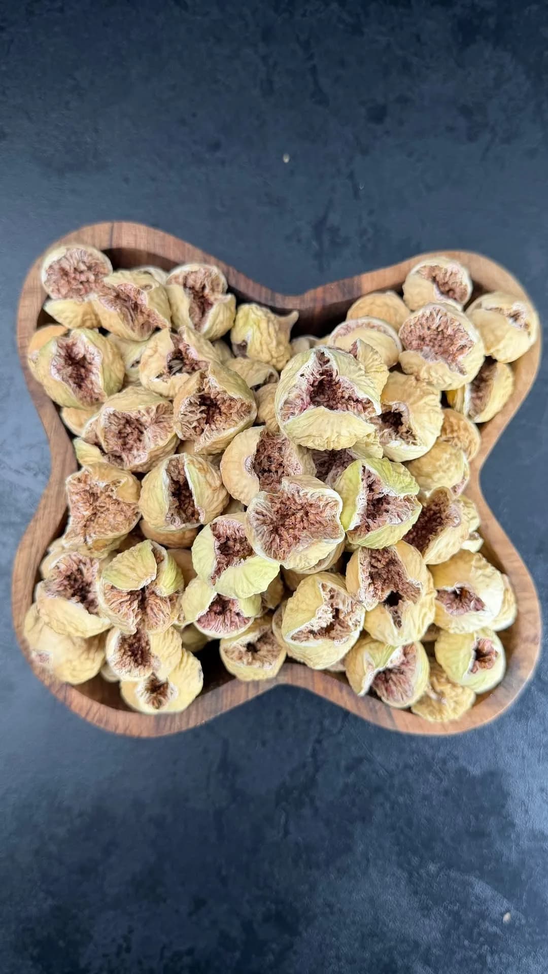 انجیر ۱۰۱ پرک، رنگ کرم