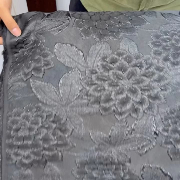 پارچه ژاکارد ترک عرض ۱۵۰، رنگ مشکی، طرح گلدار