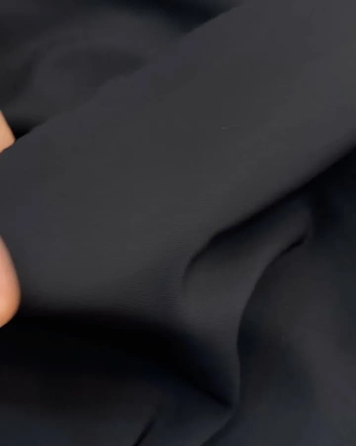 پارچه کرپ سوپر باربی عرض ۱۵۰، رنگ مشکی، پارچه متری