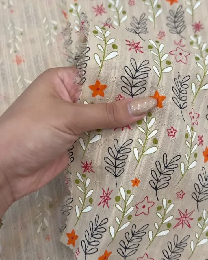 پارچه لینن خامه دوزی گل گچی عرض ۱۵۰