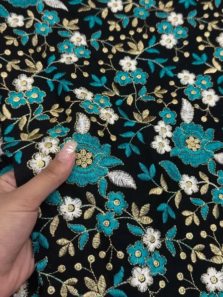 پارچه لینن سوزن‌دوزی