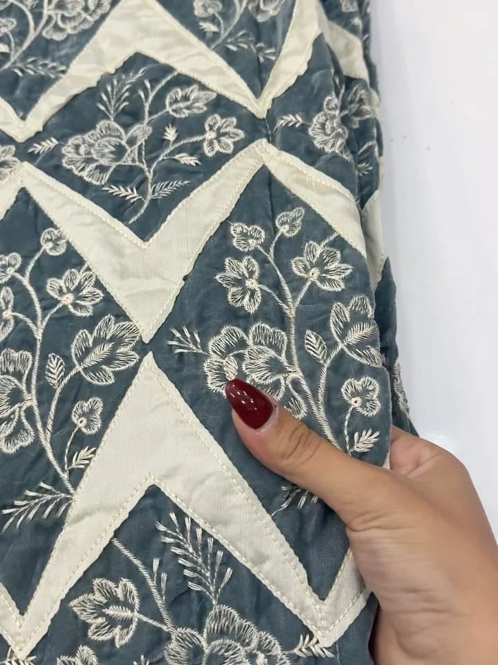 پارچه مخمل سوزن‌دوزی