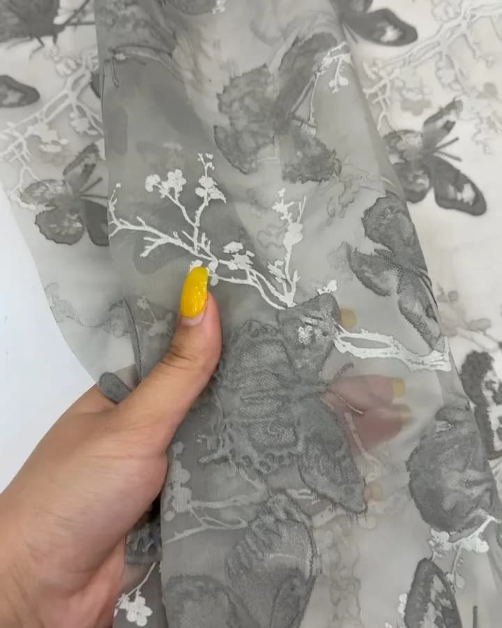 پارچه شیشه‌ای گل برجسته طرح‌دار