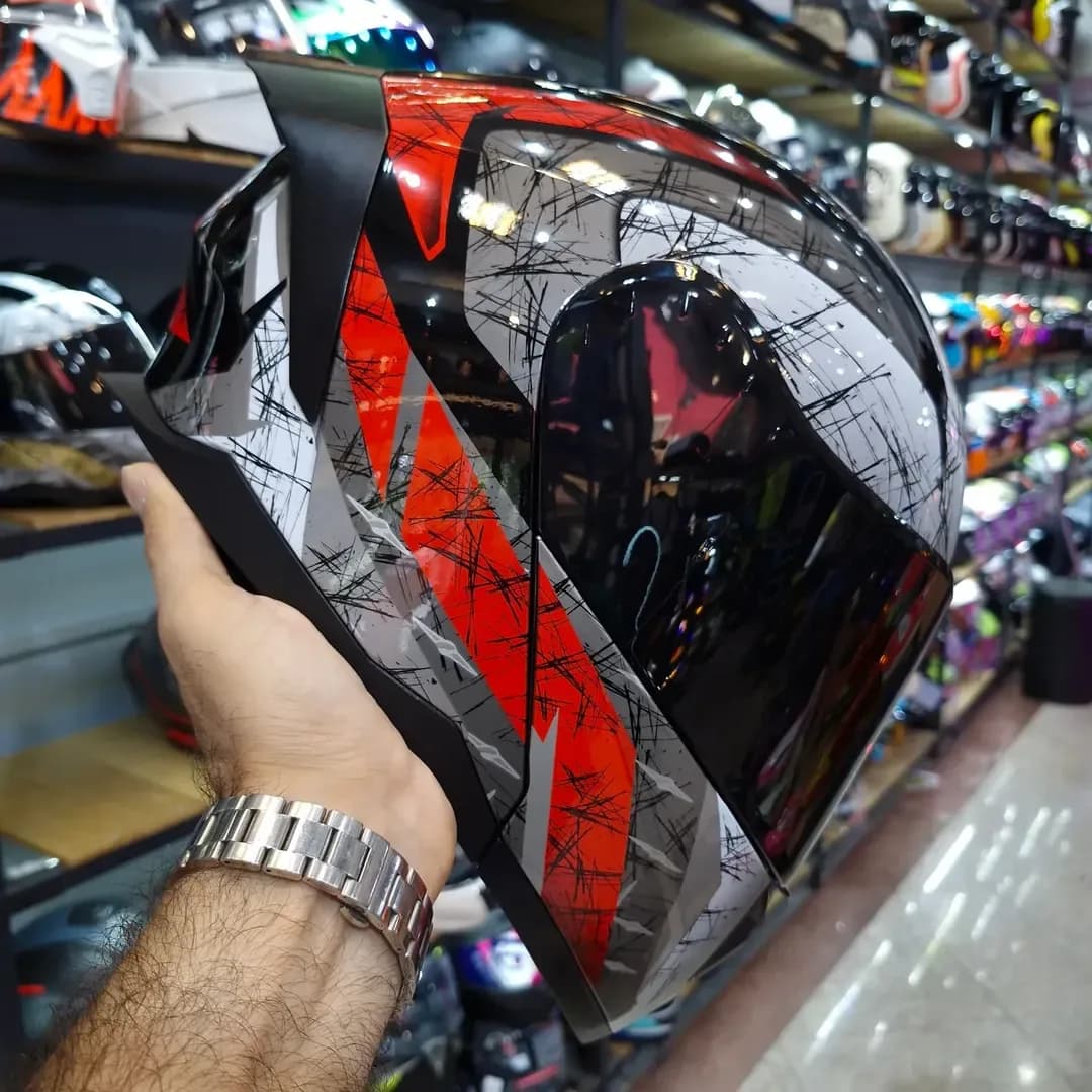 کلاه کاسکت فک متحرک LVS، رنگ قرمز، سیاه و سفید، جنس پلاستیک، طرح هندسی، مدل بسته