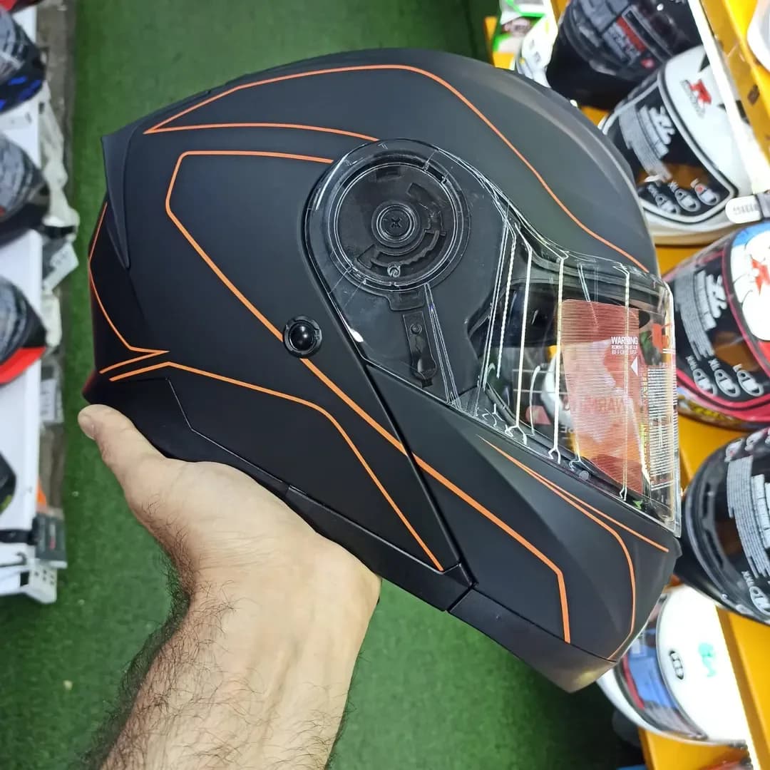 کلاه کاسکت مدل 937، رنگ مشکی و نارنجی، جنس پلاستیک، طرح هندسی، تمام صورت، شیشهدار