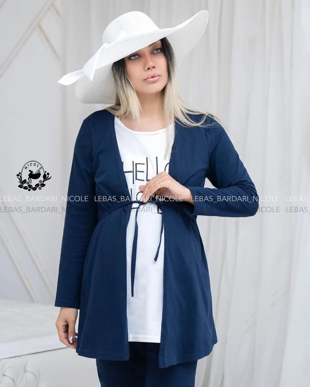 ست راحتی بارداری شیردهی طرح Hello love، رنگ سرمهای و سفید، کوتاه، یقه باز، آستینبلند