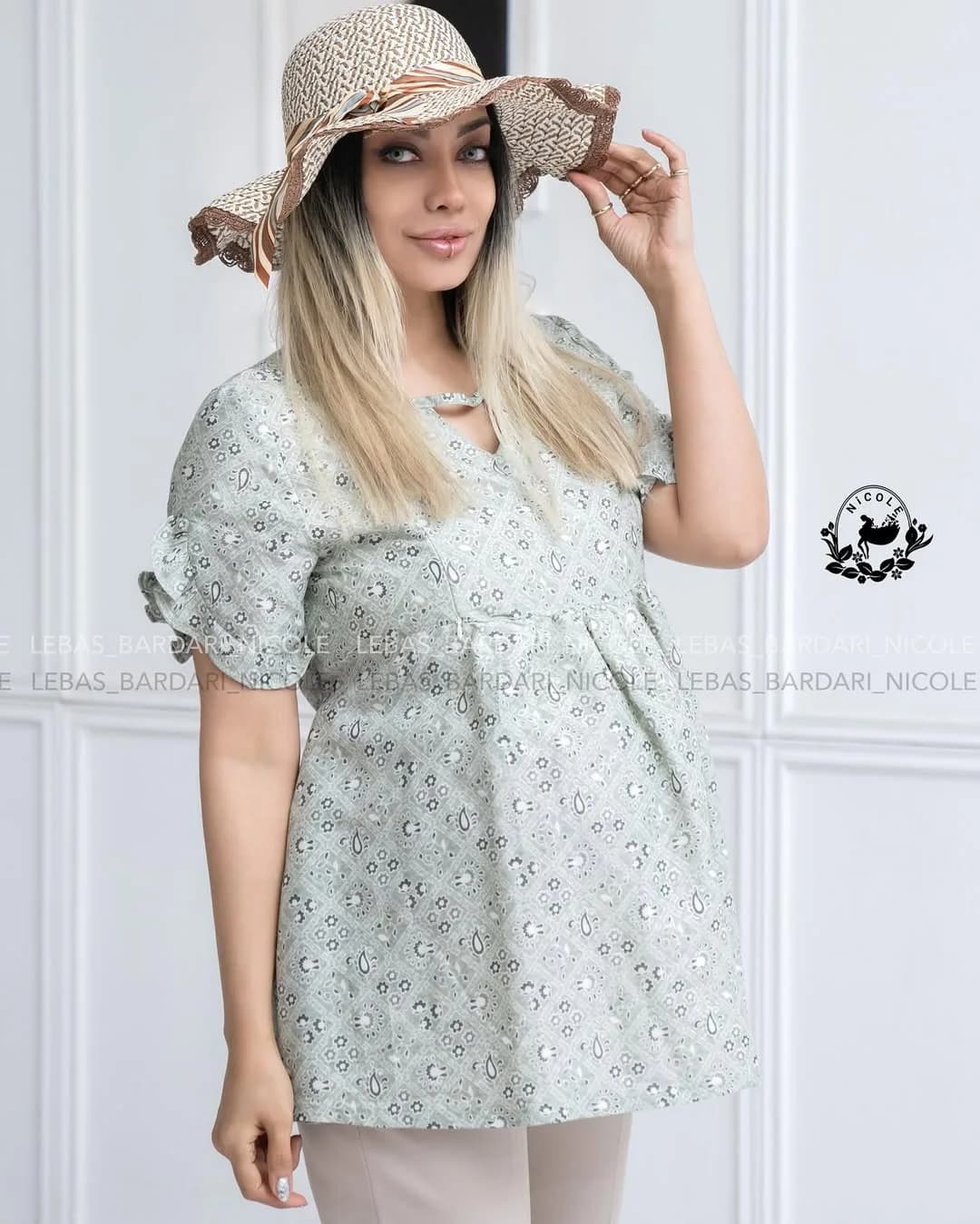 تونیک بارداری طرح شبدر، رنگ سبز روشن، طرح گلدار، کوتاه، یقه هفت، آستین کوتاه، گشاد