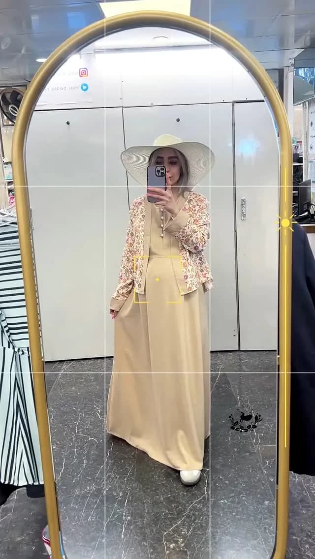 ست کت و سارافون بارداری، رنگ کرم و صورتی، جنس نخ و کتان، طرح گلدار، بلند، یقه گرد، آستین بلند