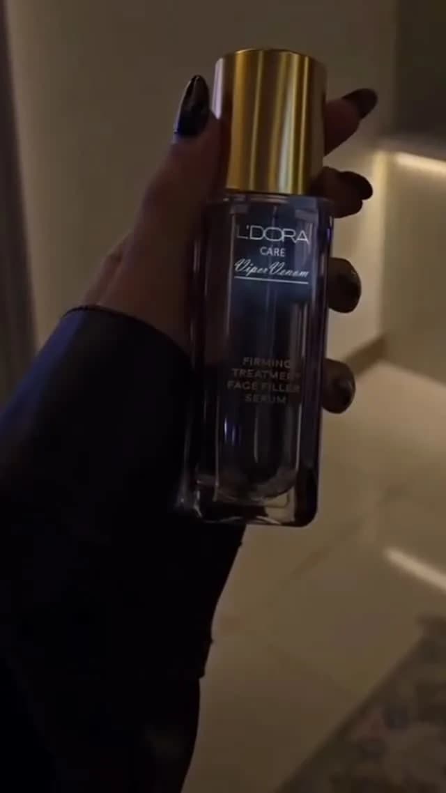 سرم صورت وایپر ونوم، رنگ شفاف و طلایی، جنس شیشه و فلز، بطری استوانه‌ای