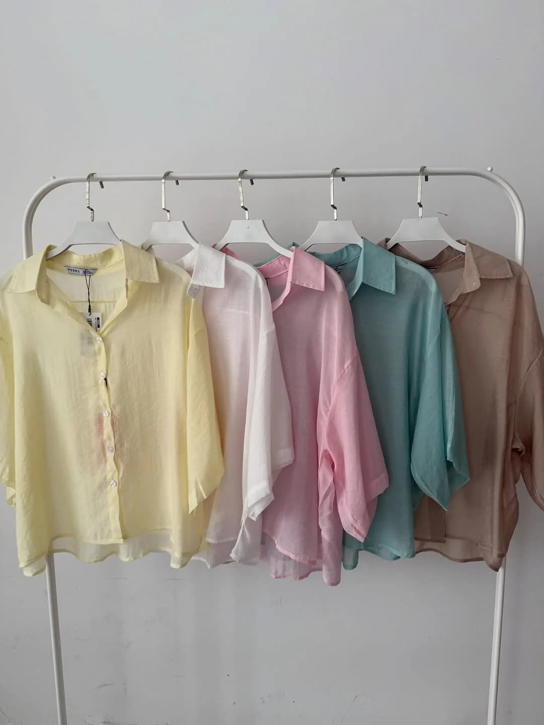 شومیز پری — نمای روبه‌رو — دکمه‌دار