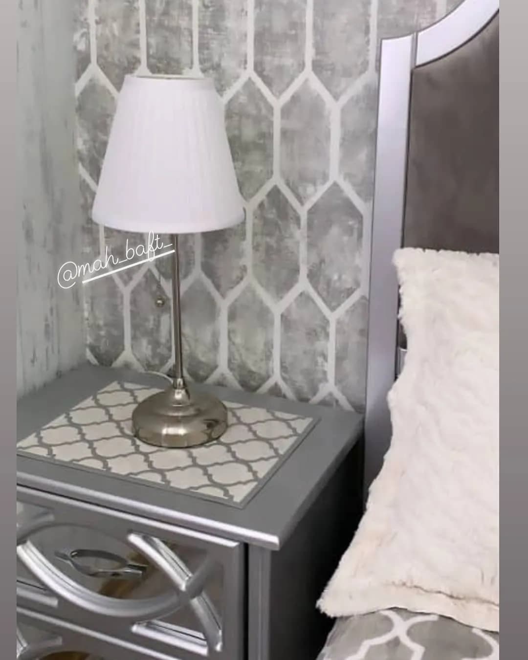 رومیزی مخمل طرح لوزی شیری