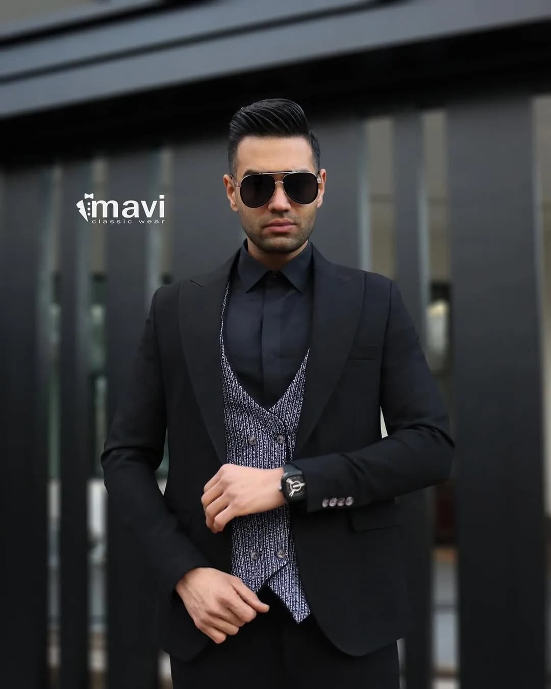 کت و شلوار مشکی، کت تک، جذب