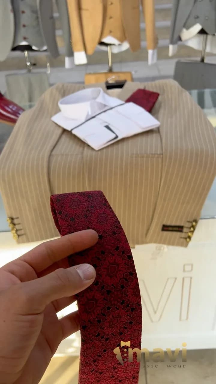 کراوات، رنگ قرمز و مشکی، پهن