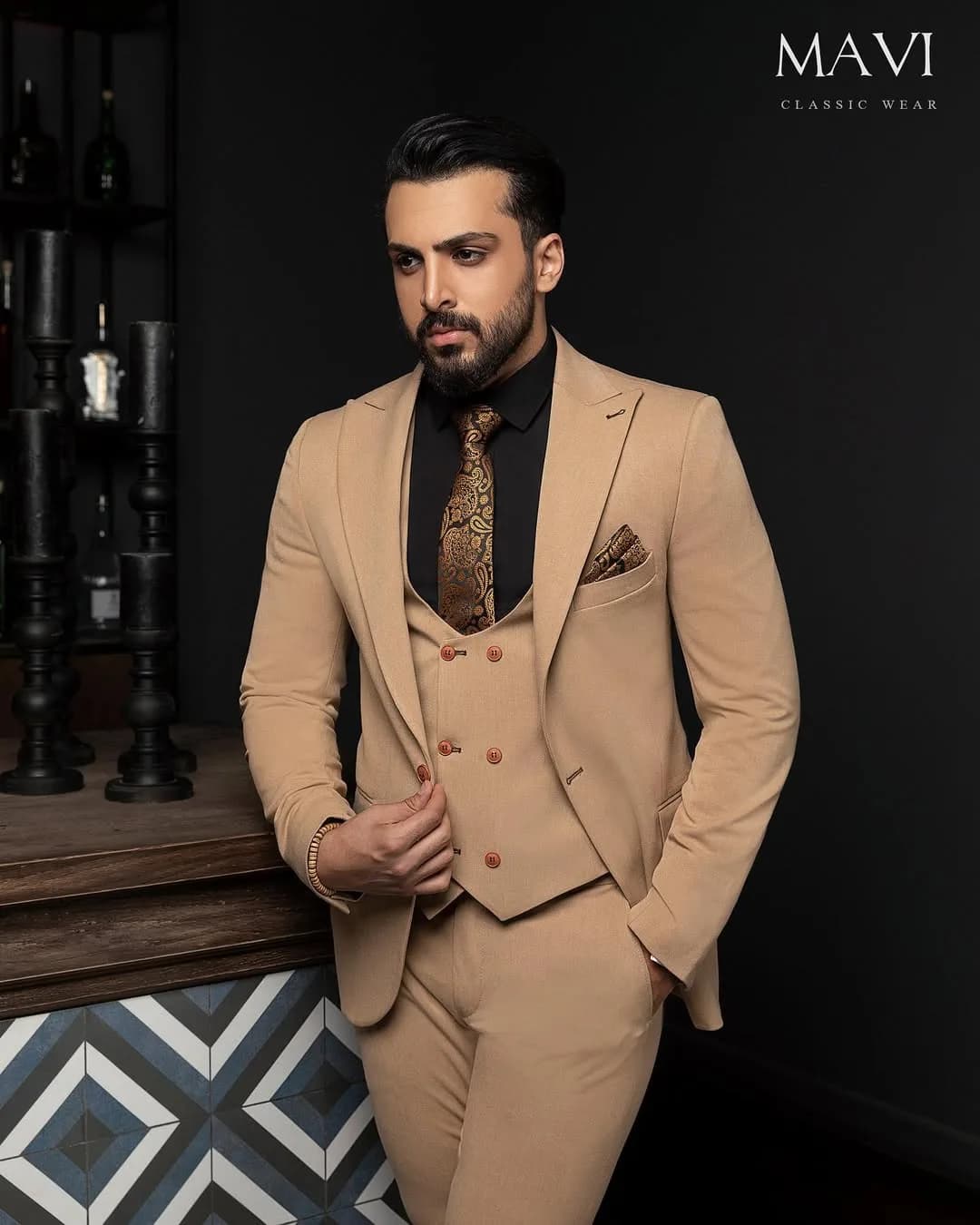 کت و شلوار و ژیله، رنگ کرم، جذب، آستین بلند