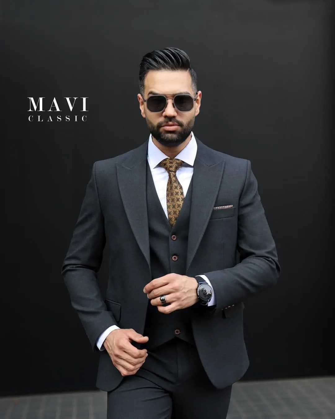 کت و شلوار مردانه، رنگ سرمه‌ای تیره، جذب، تک دکمه
