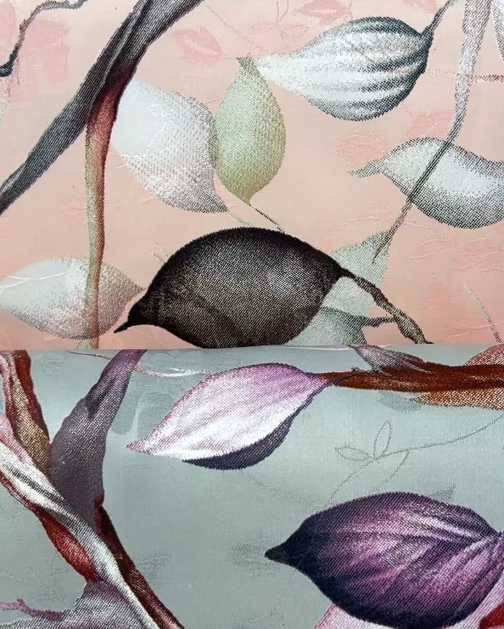 پارچه ساتن ژاکارد عرض ۲٫۵، رنگ سبز، صورتی و بنفش، طرح گلدار، طرح شاخه و برگ