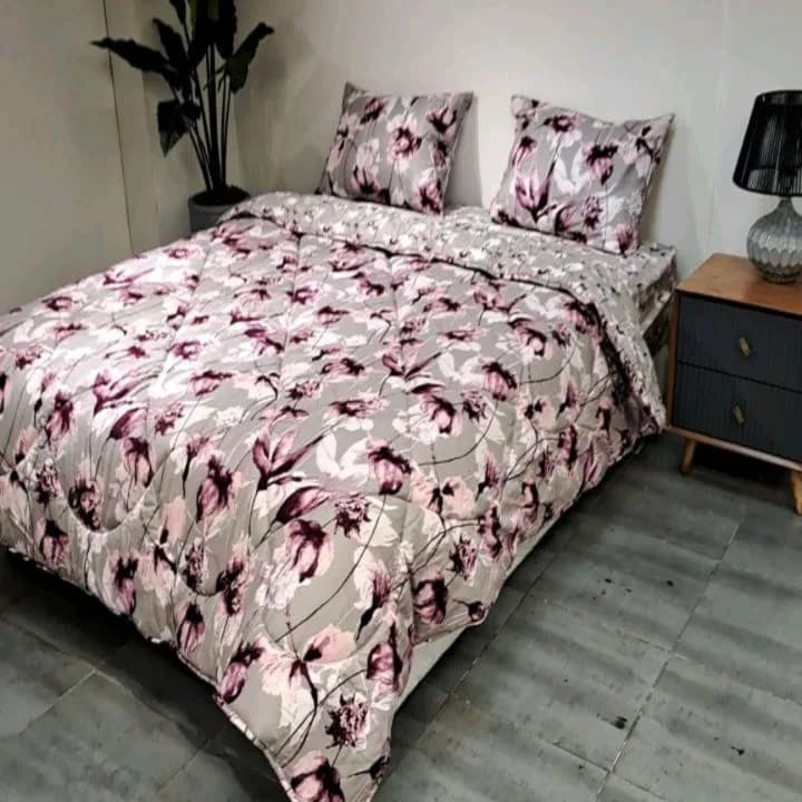 سرویس خواب دونفره، رنگ خاکستری و سرخابی، جنس پارچه، طرح گلدار، دونفره لحاف و بالشت