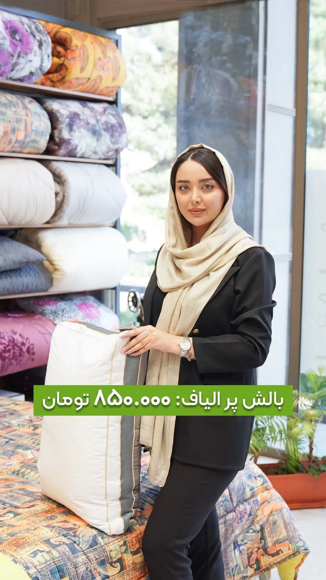 بالش پر الیاف، رنگ سفید و طوسی، جنس پارچه، مستطیلی