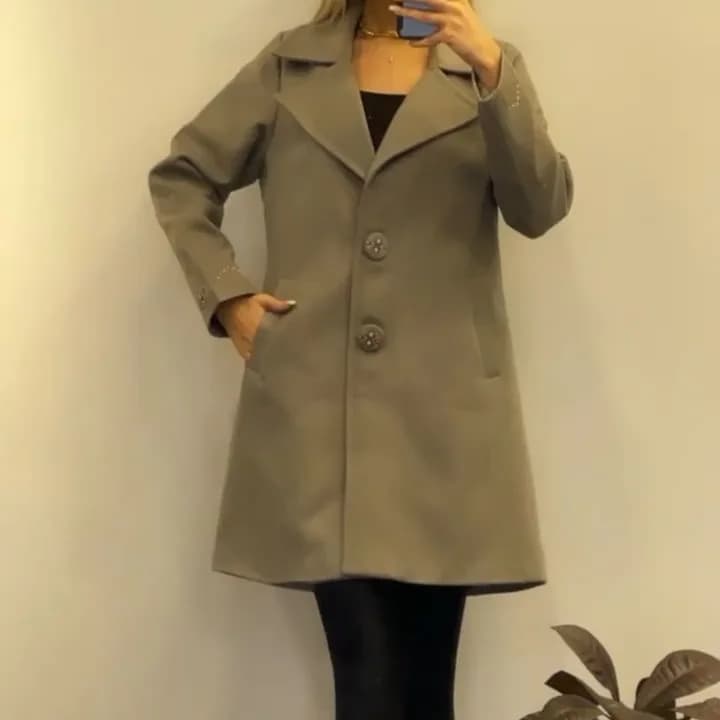 کت فوتر گلدوزی دست، رنگ قهوهای مایل به خاکستری، کوتاه، یقه انگلیسی، آستین بلند، جذب