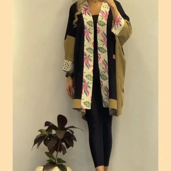 مانتو، رنگ مشکی، کرم و سفید، طرح گلدار، مدل کیمونو، آستین بلند، گشاد