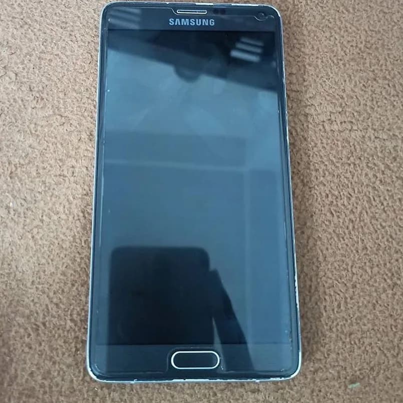 گوشی سامسونگ Note 4 32 گیگ، رنگ مشکی و نقرهای، جنس فلز و شیشه، دکمه فیزیکی