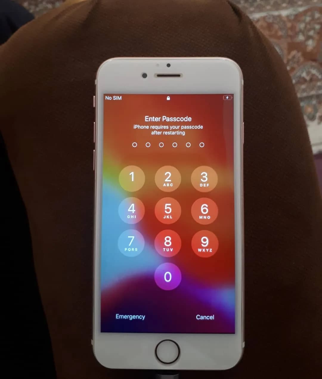گوشی آیفون 6s 64 گیگ اپل، رنگ سفید، جنس شیشه و فلز، مستطیلی، لبههای گرد