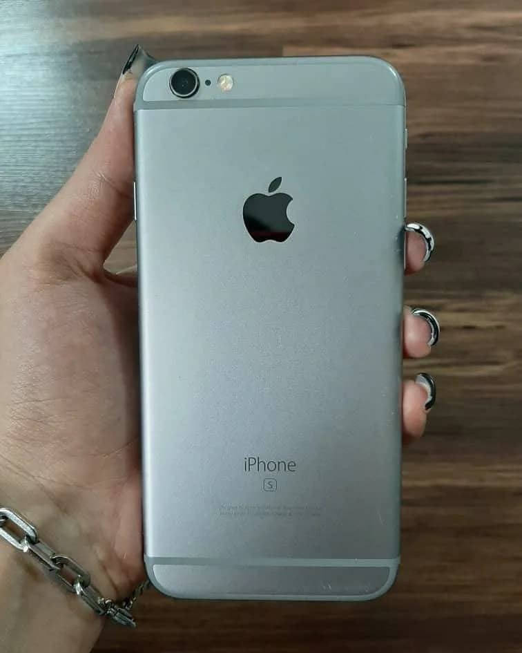 گوشی آیفون 6s ظرفیت ۶۴ گیگابایت کارکرده