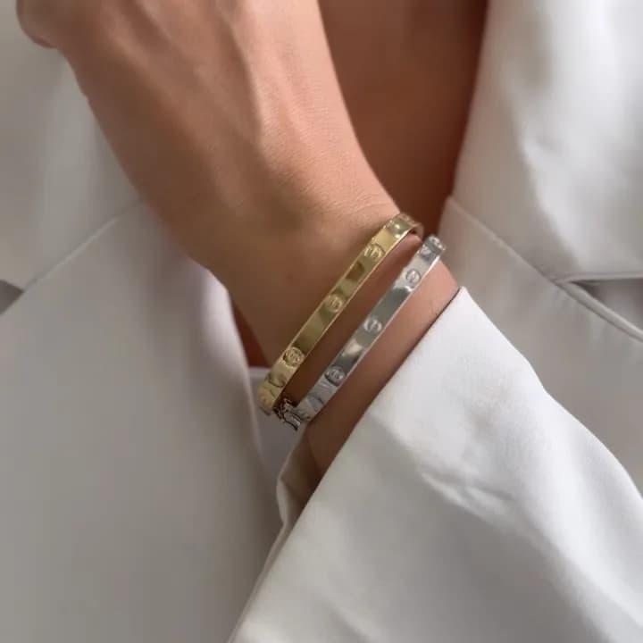 بنگل طلا تلویزیونی